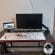 Masă Gaming Profesională, Suport Căști și Pahar, Blat Carbon, Cadru Oțel – 120x60 cm