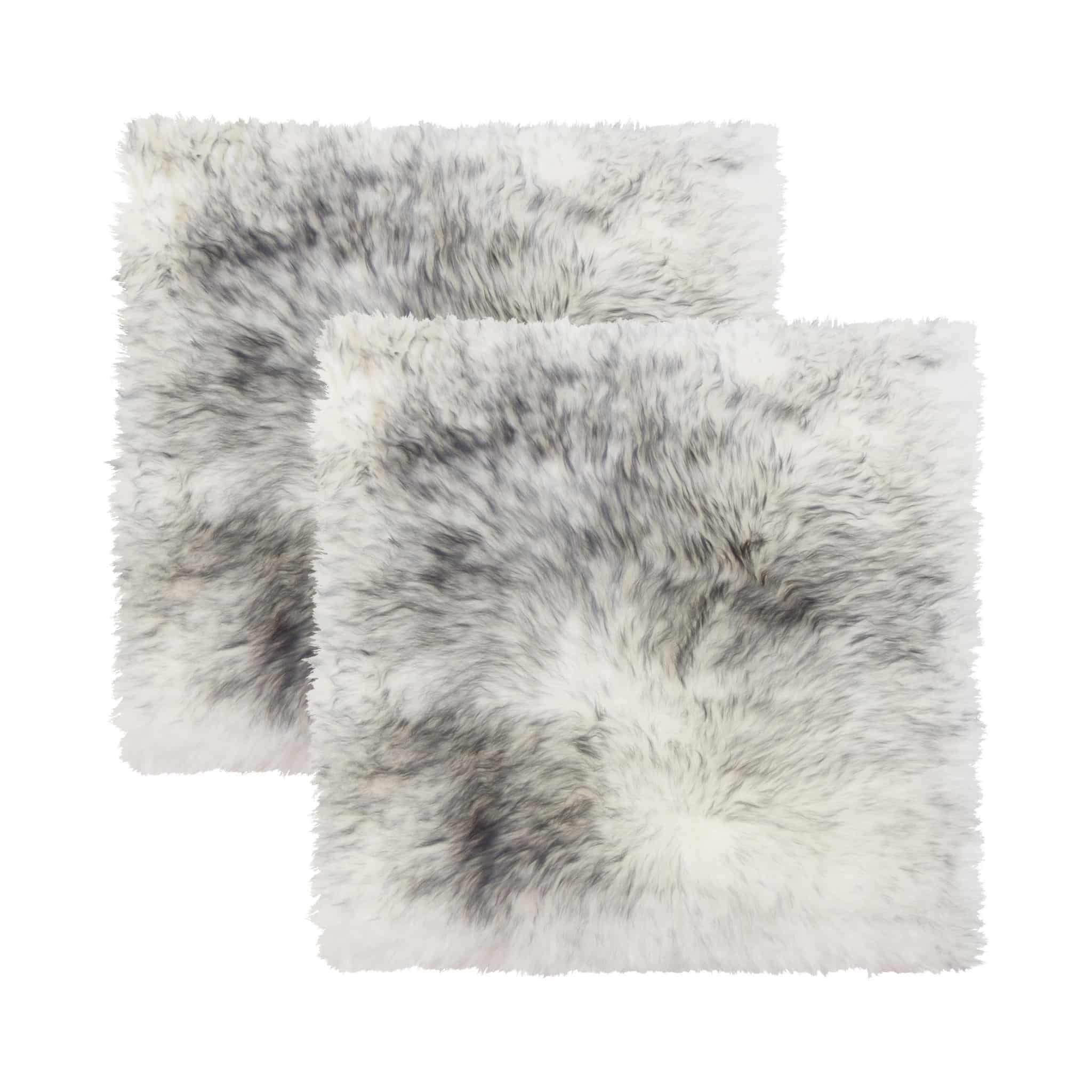 Covor decorativ din blană artificială, alb cu nuanțe gri, moale, dimensiune 45x45 cm.
