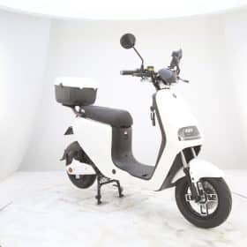 Scuter Electric alb 48V 30Ah 900W –Viteza 45 km/h, Autonomie 90 km